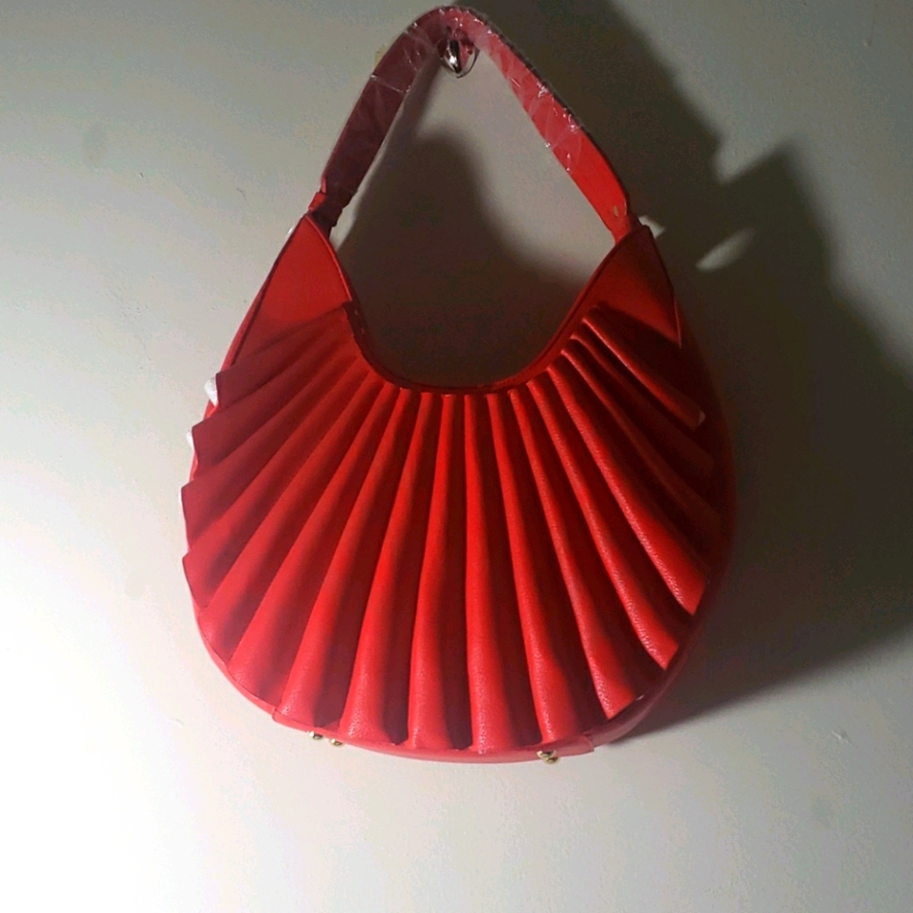 Gorgeous seashell handbag